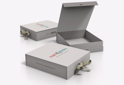 White custom flip top packaging boxes with magnetic closure and logo printing